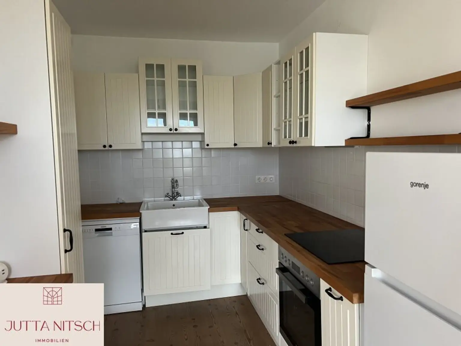 NEUER PREIS - Gut geschnittene 3-Zimmerwohnung mit Loggia und Parkplatz - Wiener Neudorf