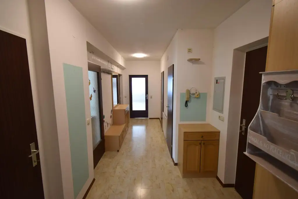 „Zentrumsnahe 3 Zimmer-Wohnung“ Mit Loggia und Carport! In begehrter, ruhiger Lage! Ca. 81 m²