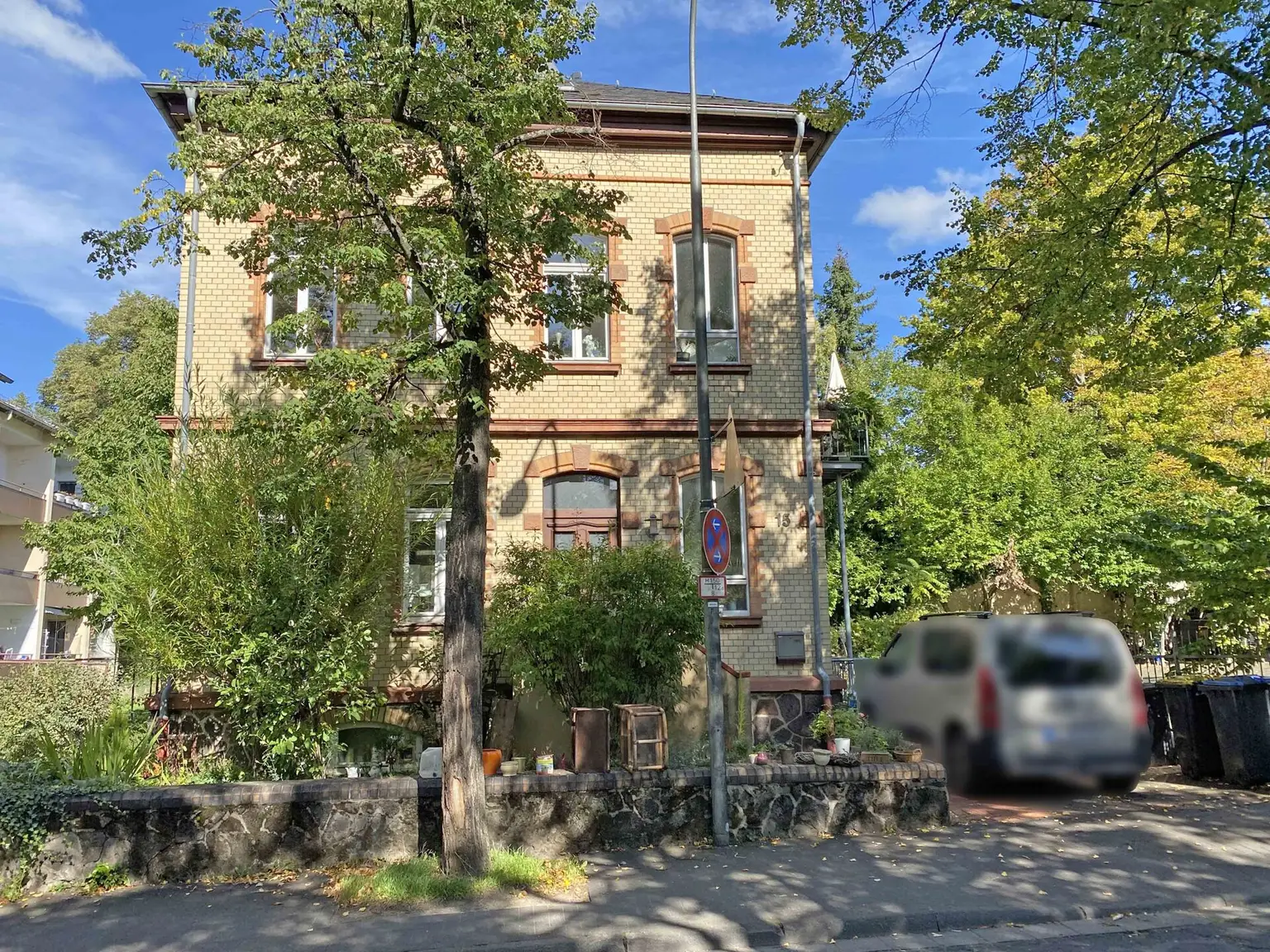 Straßenansicht