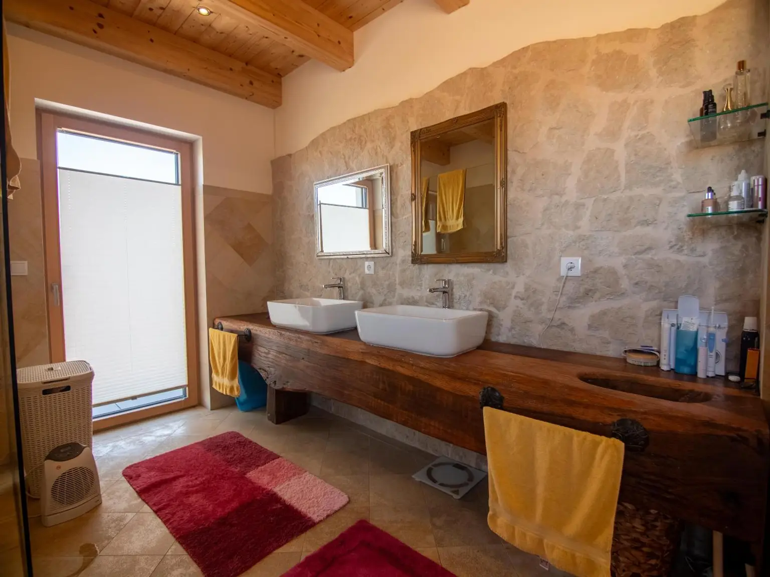 Exklusives Einfamilienhaus mit Ausblick und Wellnessbereich