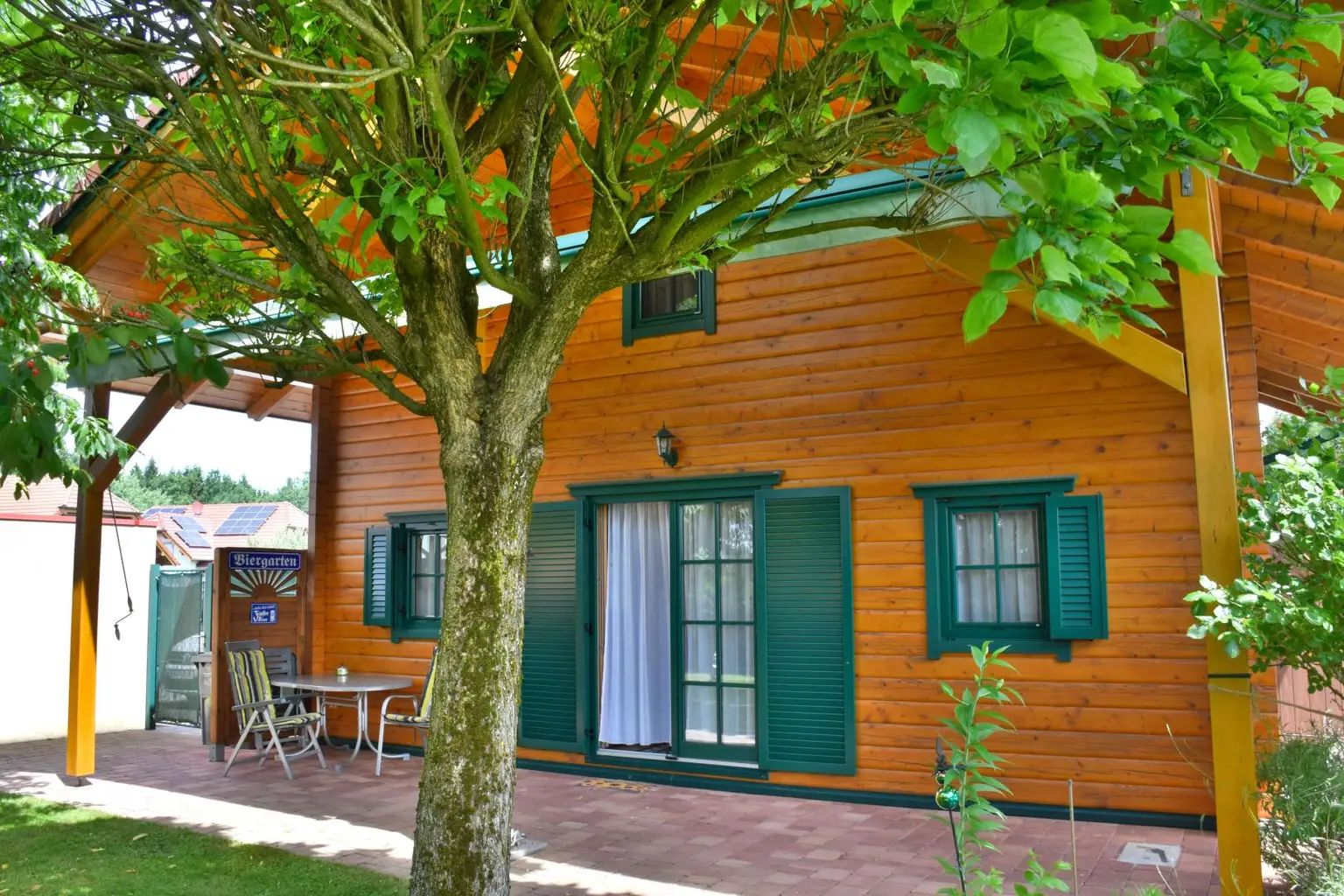 Ansicht west mit Terrasse 20m²