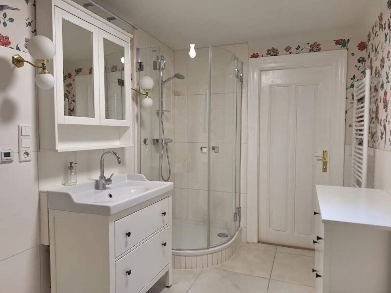 Helles, uneinsehbares Dachgeschoß-Loft in Innenhoflage