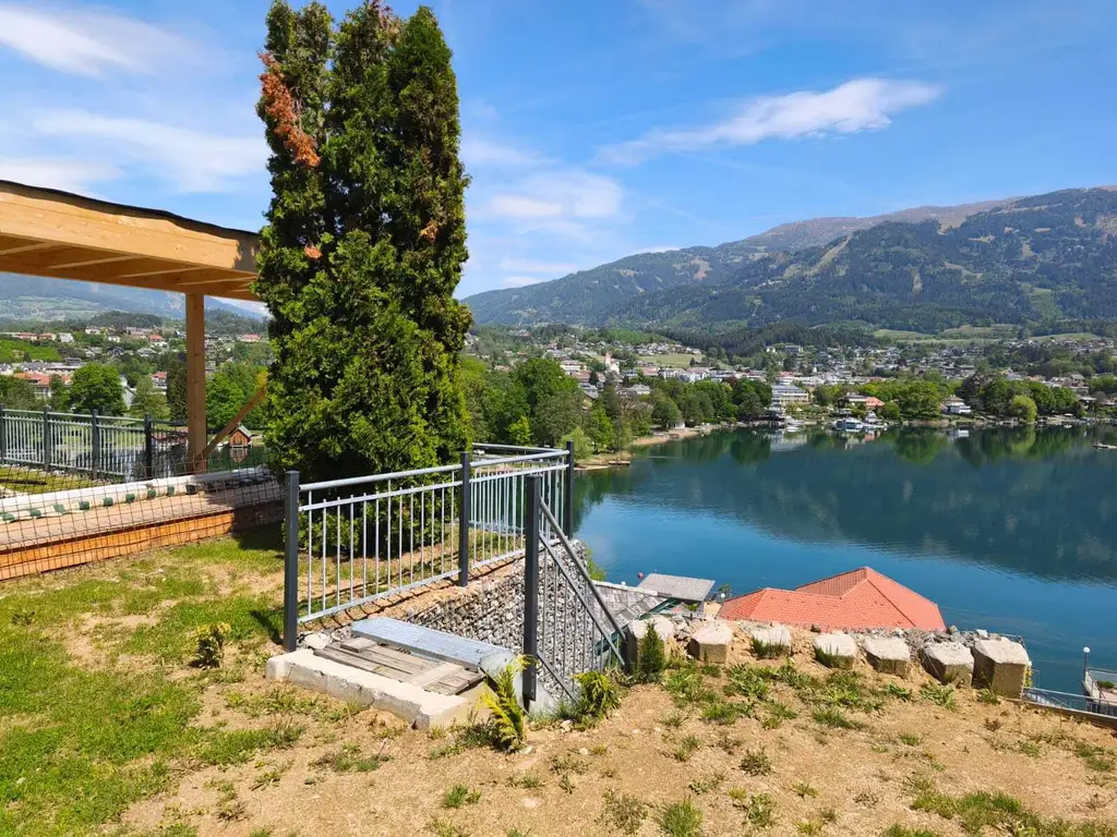 Außergewöhnliches Baugrundstück in Seeboden – unverbaubarer Seeblick, nur ca. 50 m zum Millstätter See