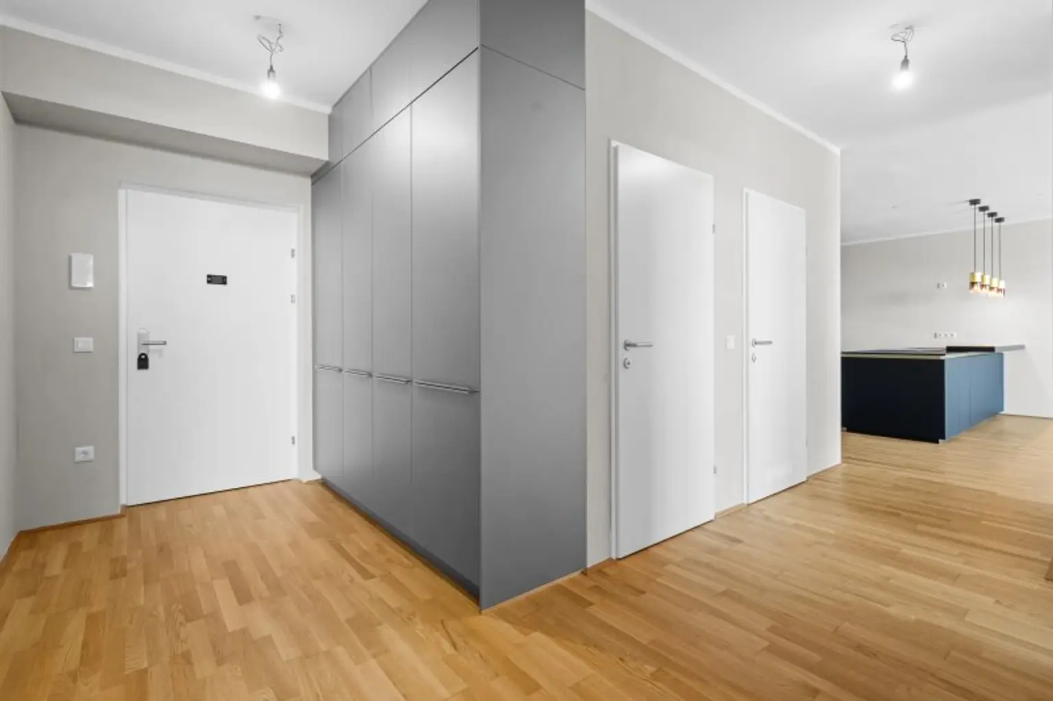 Q-Tower ! Moderne 3 Zimmer mit Balkon & Stellplatz/ +++RE/MAX Trend+++