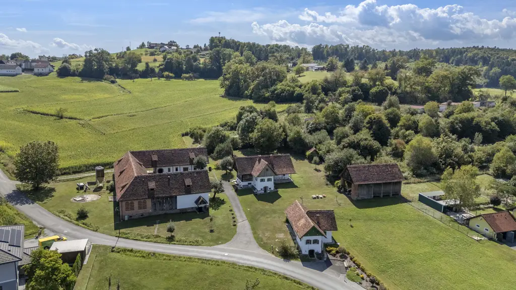 Weststeiermark - Historisches Juwel - Dreikanthof aus dem 18. Jahrhundert mit Potential | Western Styria – Historical jewel – 18th-century three-sided farmstead with potential