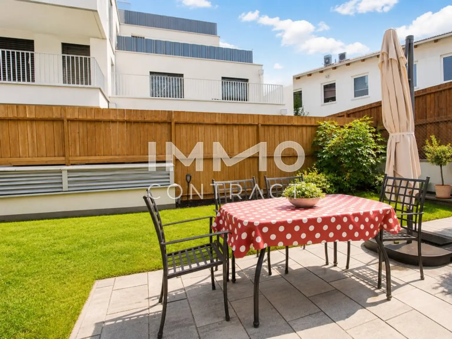 Garten mit Terrasse