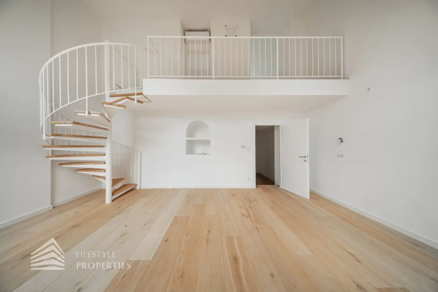 Helle 2-Zimmer-Maisonettewohnung, Nähe Wiedner Hauptstraße