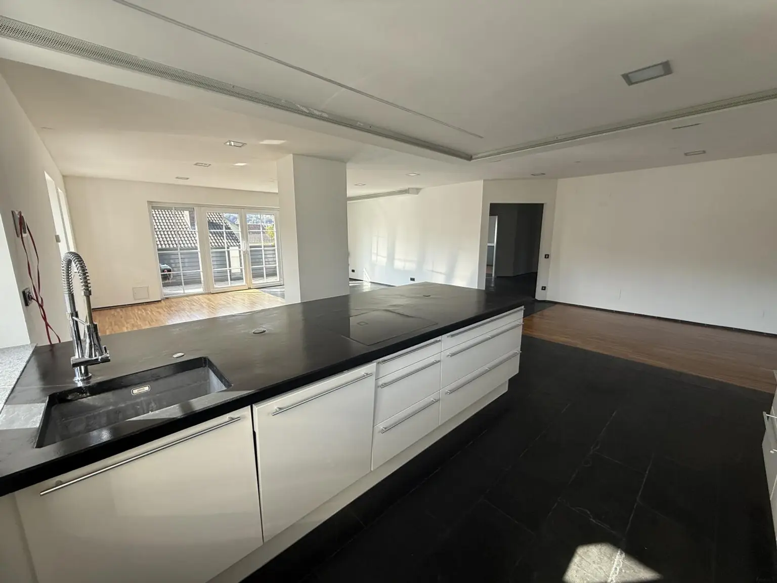 Provisionsfrei!! Großzügige Eigentumswohnung mit Garten, Terrasse & 2 Garagen in Gratwein-Straßengel