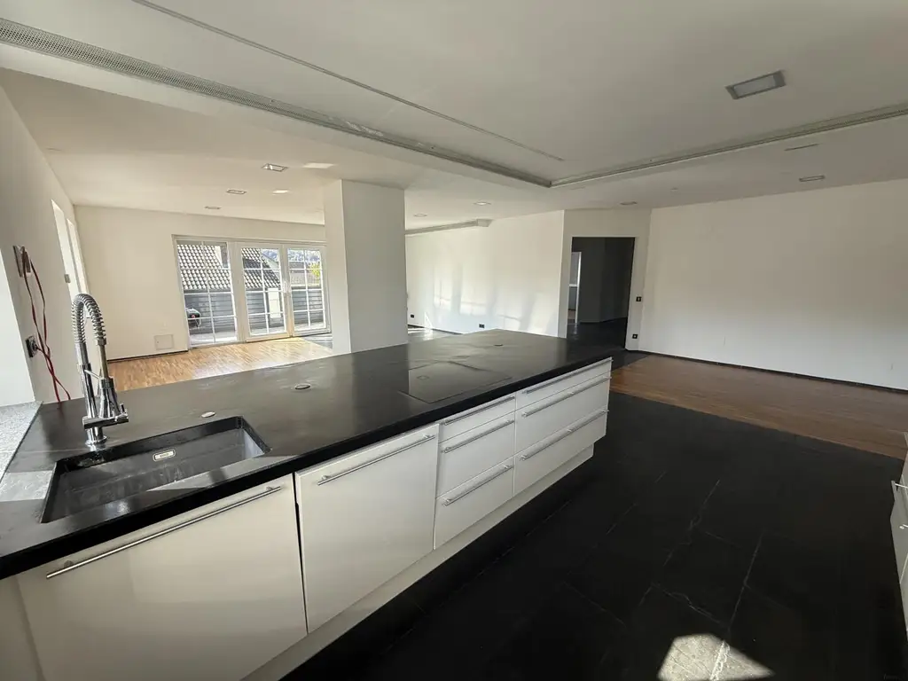 Provisionsfrei!! Großzügige Eigentumswohnung mit Garten, Terrasse & 2 Garagen in Gratwein-Straßengel