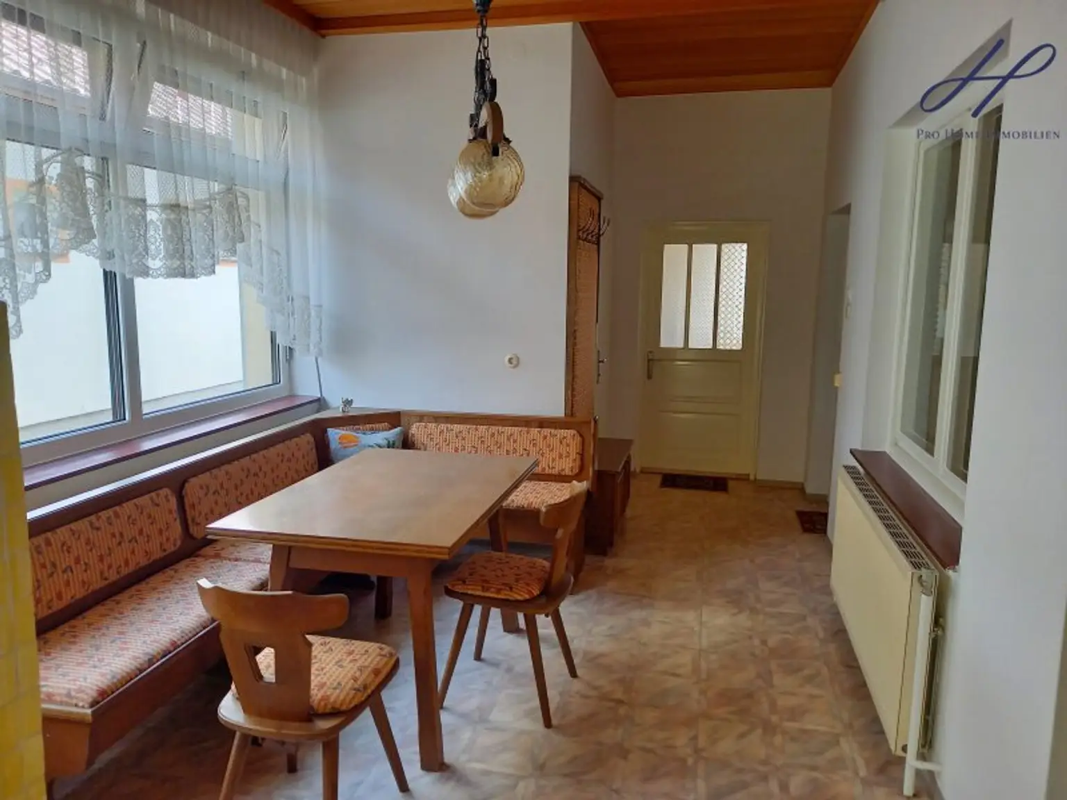 Gepflegtes Wohnhaus mit Obstgarten