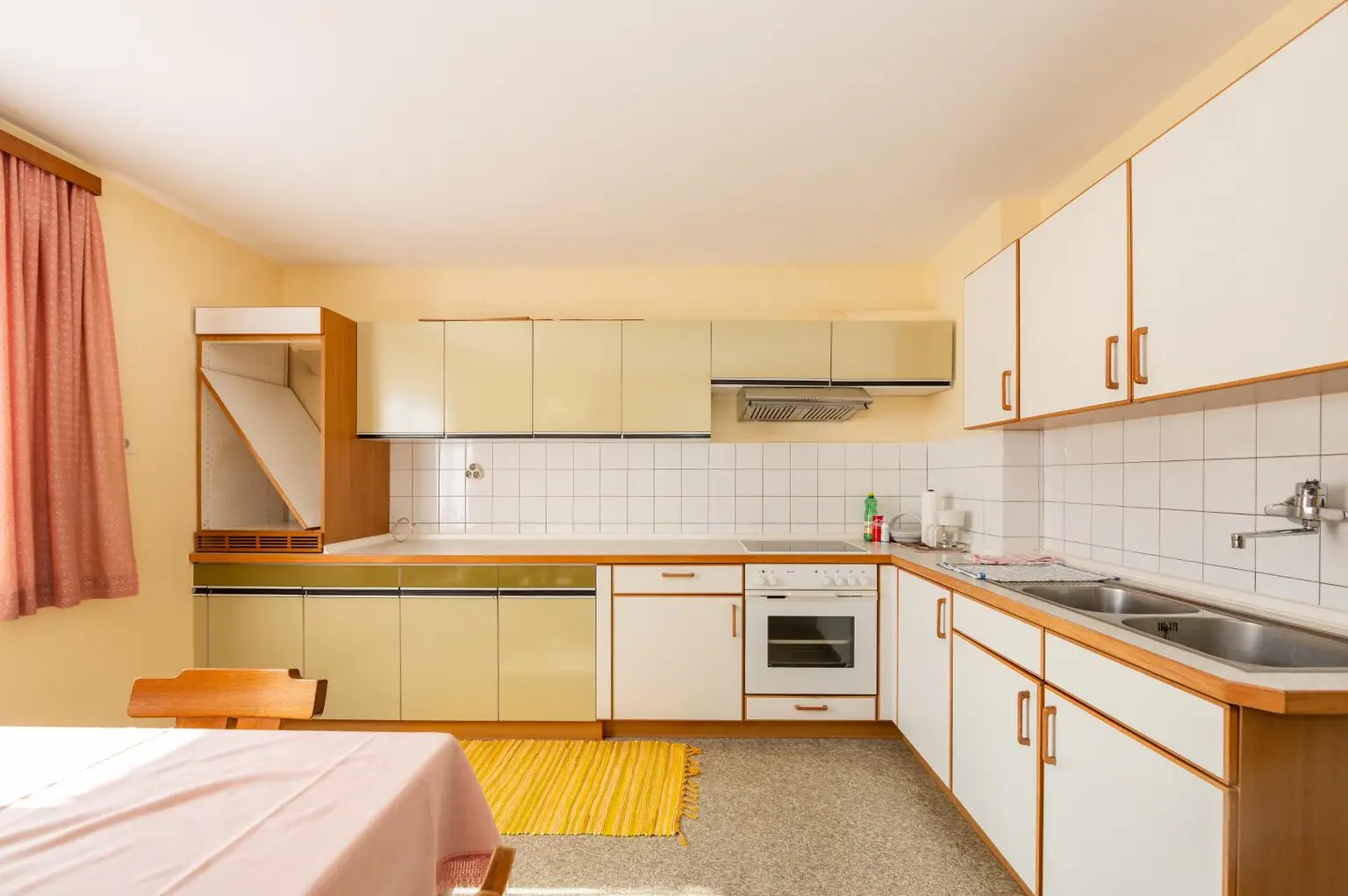 Einfamilienhaus mit großem Grundstück in sonniger Ruhelage