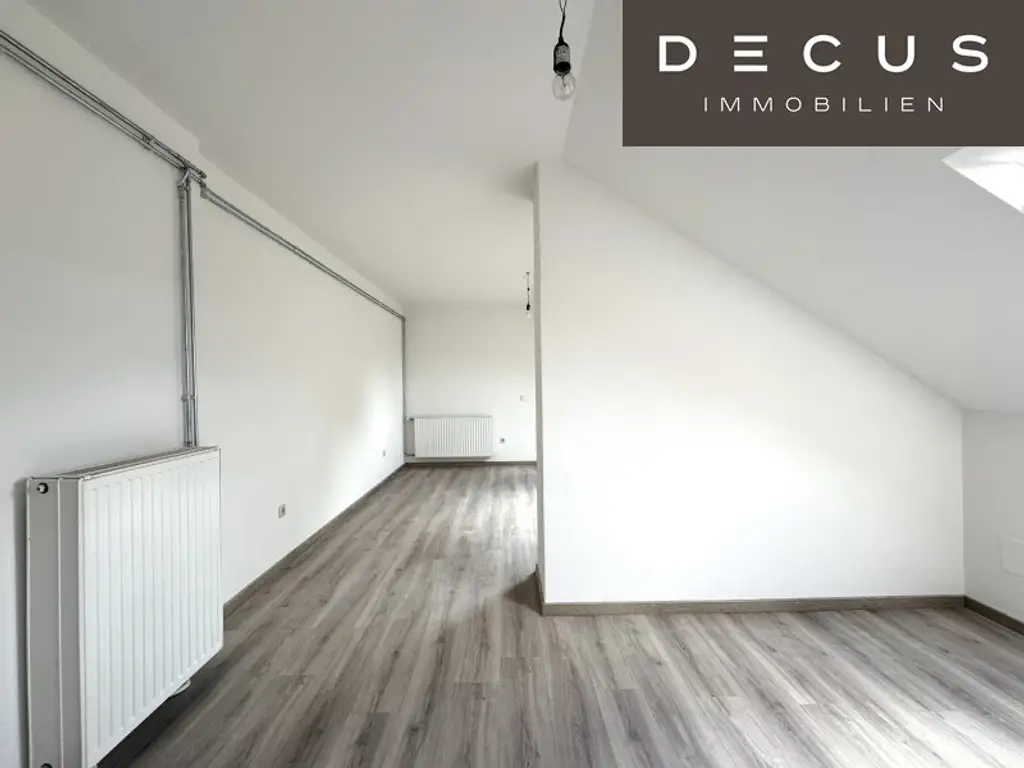 | CHARMANTE DACHGESCHOSSWOHNUNG | HELL & ZENTRAL | 4. OG | IDEAL FÜR SINGLES & STUDENTEN | TOP LAGE  | NÄHE UNI