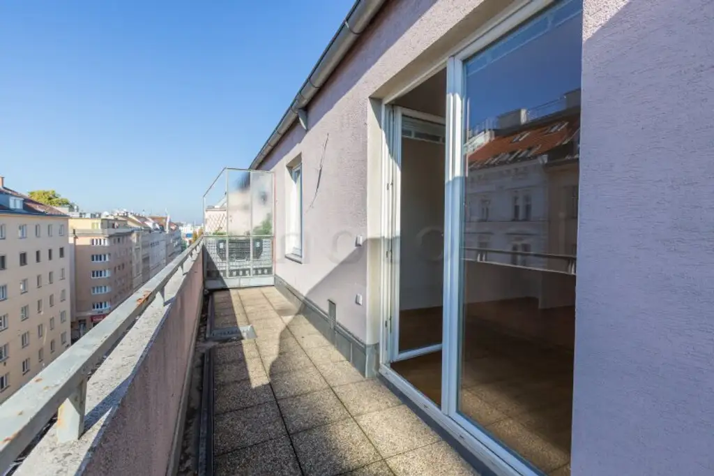 Fasanviertel - Neuadaptierte DG-Wohnung mit  9 m2-Westterrasse im 6. Liftstock