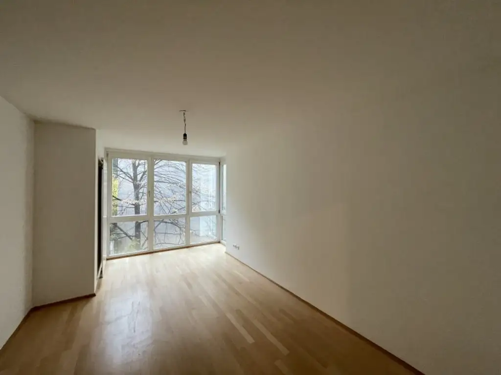 MODERNE 3-ZIMMER-WOHNUNG BEIM KARLSPLATZ - RUHELAGE!