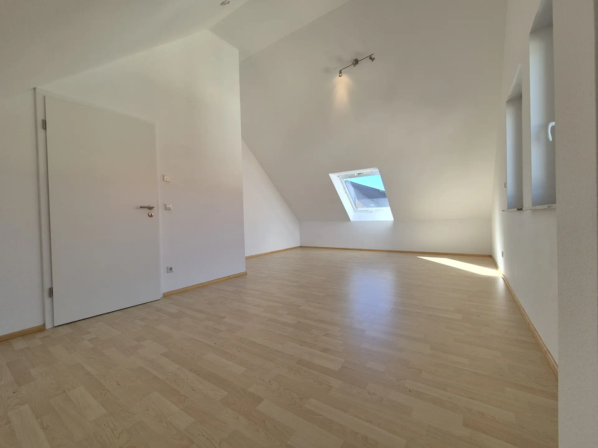 Bedroom 2 second floor pic 2