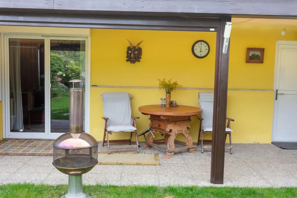 CHARMANTES WOHNHAUS MIT GARTEN UND POOL IN MAUTERN