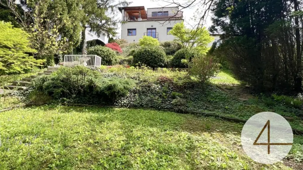 10 Minuten Fahrzeit nach Wien I Klimatisierte Villa mit Weitblick I Wellness, Fitnessraum & Kamin I Terrassen, Balkon & Garten I Hochwertige Ausstattung
