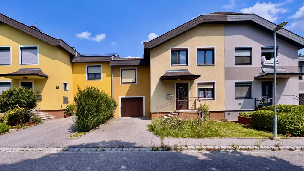 Reihenhaus mit Garten, Keller und Garage