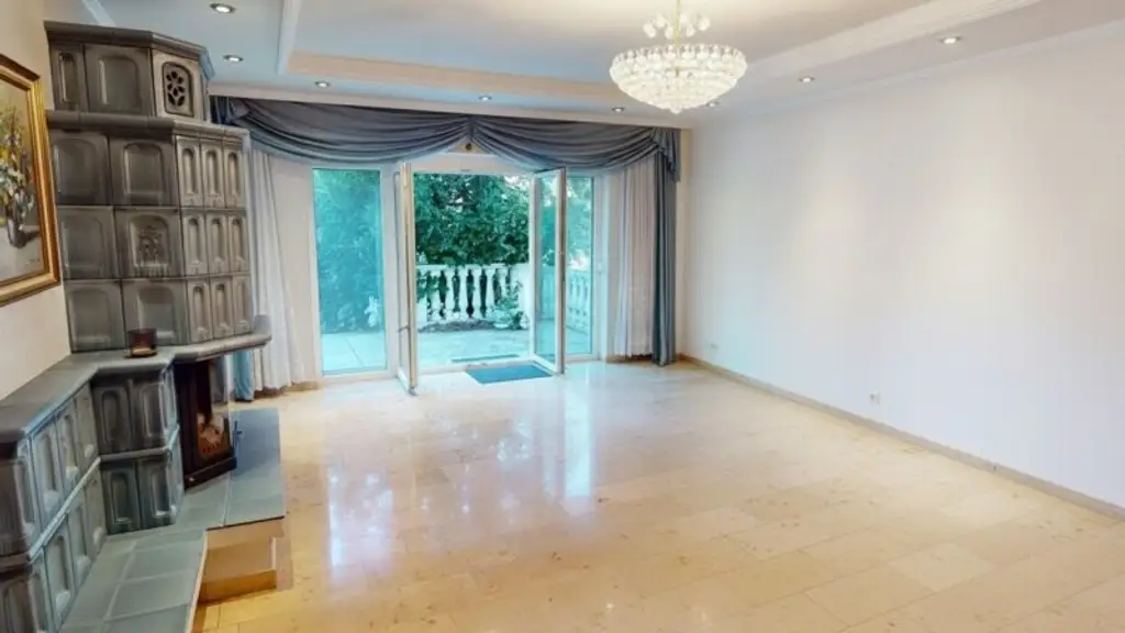 Einfamilienhaus in ruhiger Siedlungslage mit großem Garten (Pachtgrund)