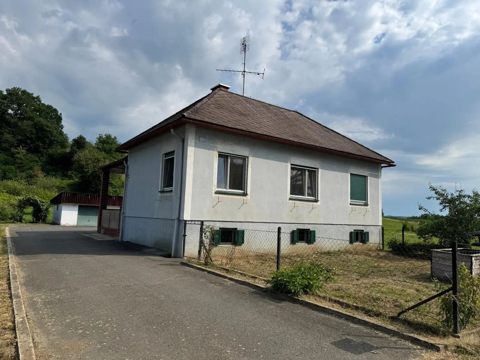 Gepflegter Bungalow auf dem Land mit großzügigem Grundstück