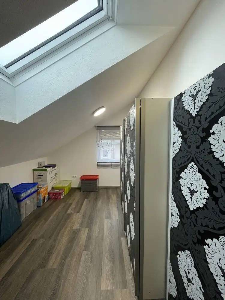 Dachgeschosswohnung mit Loggia und Terrasse