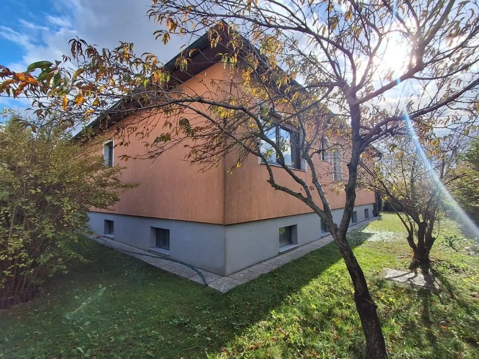 "Miethaus mit Terrasse und Garten - Breitenlee - Neuessling"