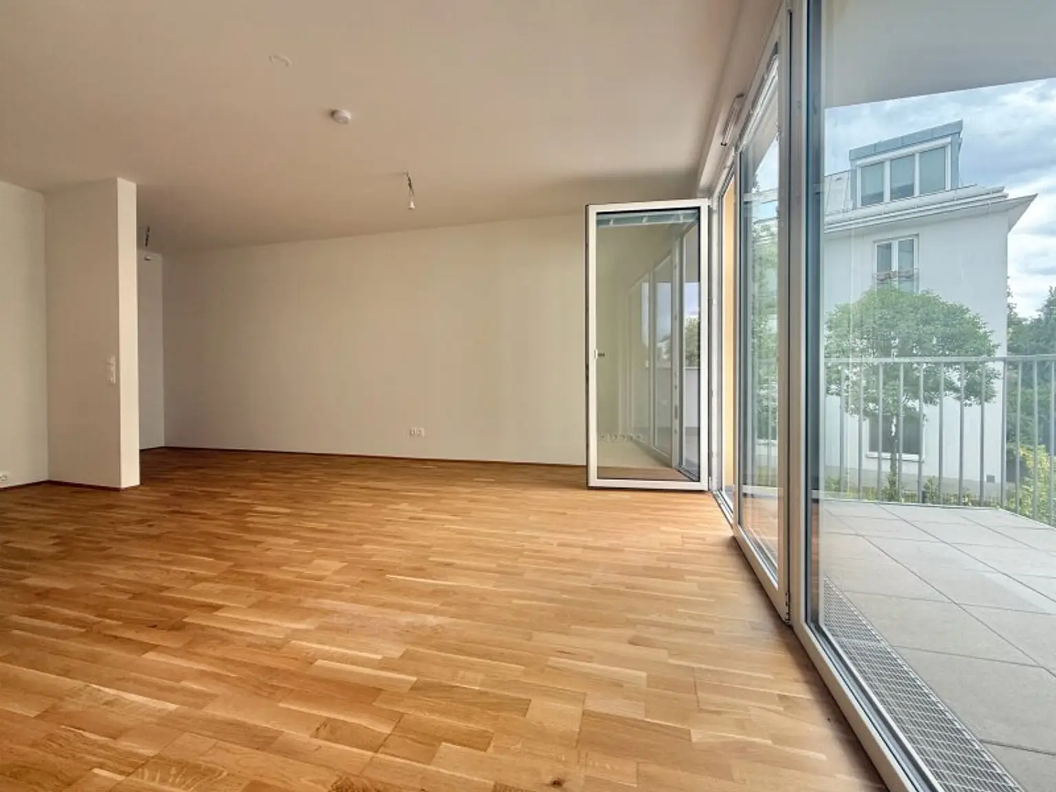 Erstbezug - 2 Zimmerwohnung I Nähe Donau I ca. 5,5m²  Balkon I Tiefgarage I Fußbodenheizung I Fernwärme