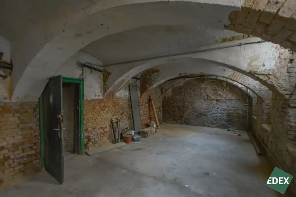 Souterrain-Lager im 16. Bezirk