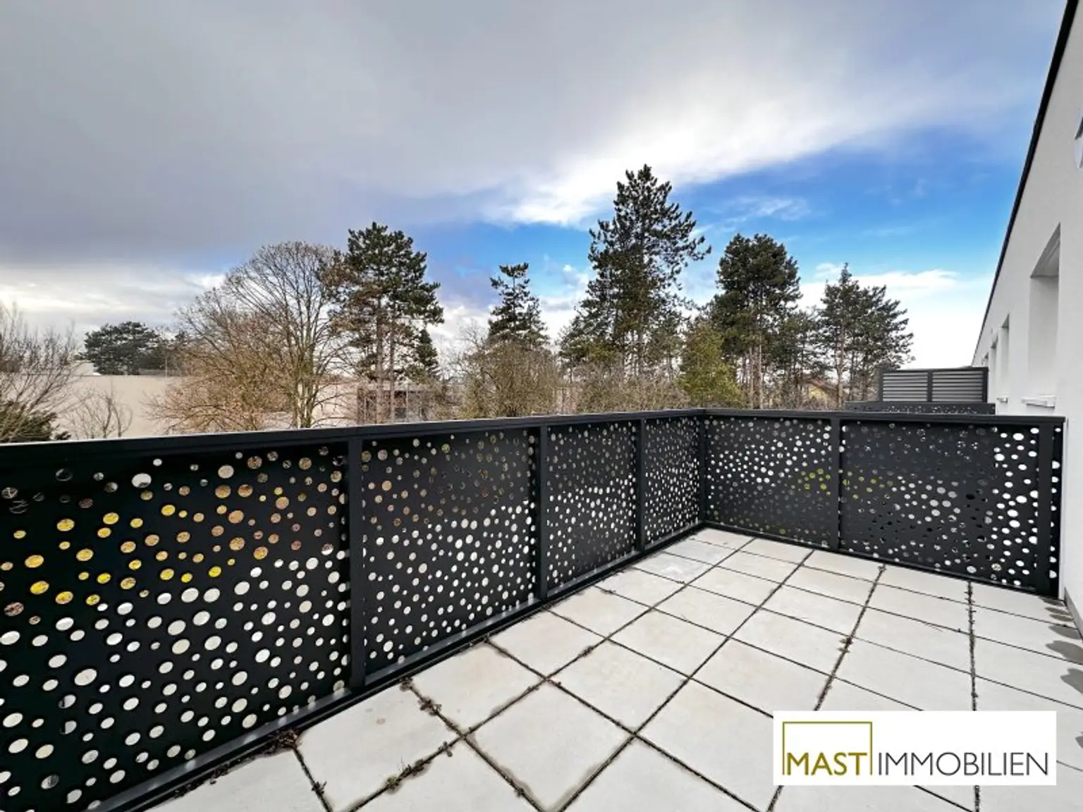 Ab sofort! Lichtdurchflutete 2-Zimmer-Neubauwohnung mit 8m² Terrasse