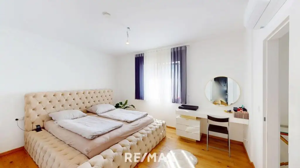 REPRÄSENTATIVE TRAUMVILLA IN BESTLAGE VON HIMBERG NÄHE WIEN & U1