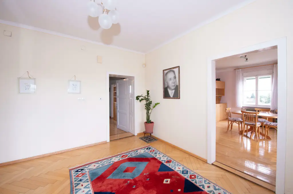 Ein Anwesen voller Möglichkeiten – großzügiges Haus mit Traumgrundstück