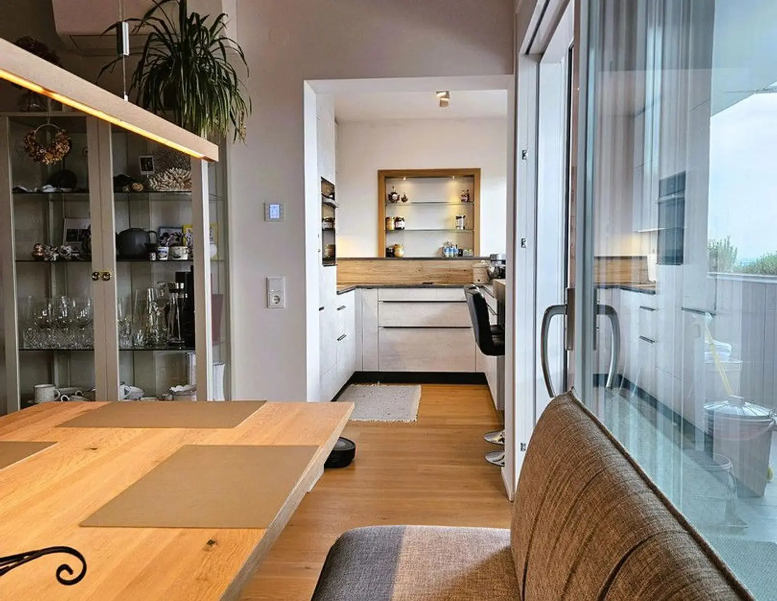 Provisionsfrei! 4.5-Zimmer-Wohnung mit Weitblick in St. Peter (15. OG, TG-Platz, klimatisiert)