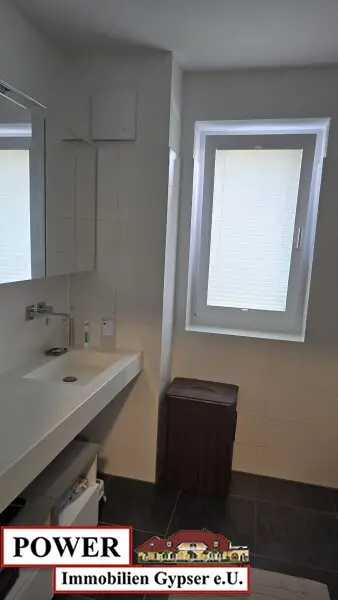 Traumhafte Gartenwohnung im Herzen von Seeham – 4 Zimmer, große Terrasse!