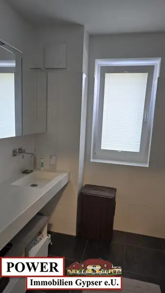 Traumhafte Gartenwohnung im Herzen von Seeham – 4 Zimmer, große Terrasse!