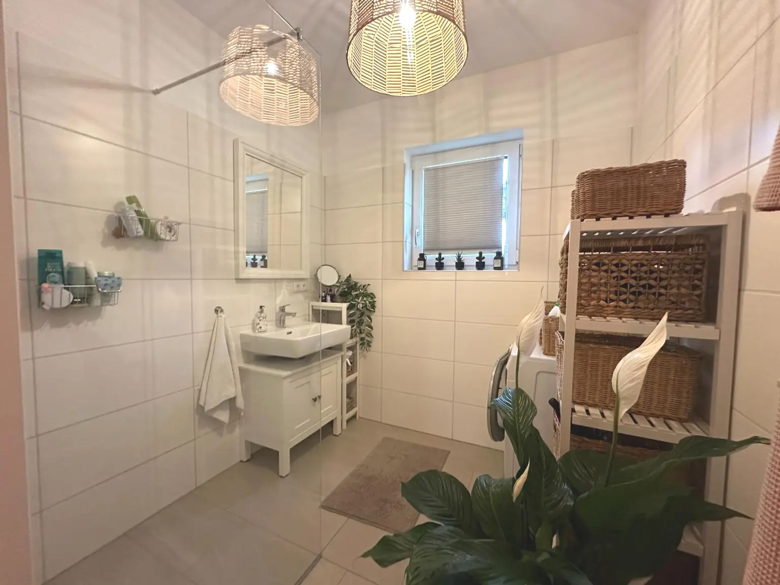Vermietete Anlegerwohnung mit Garten – moderne Wohnqualität in ruhiger Lage