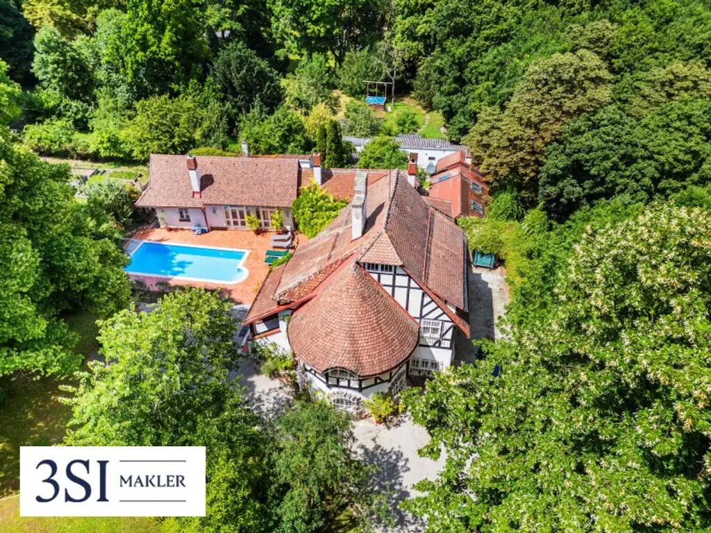 Exklusive Liegenschaft mit zwei Villen und großem Privatpark in Mödling