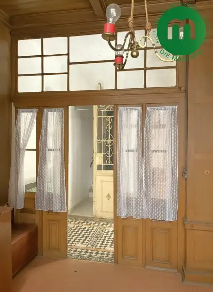 Altbauvilla aus der Jahrhundertwende mit großzügiger Liegenschaft