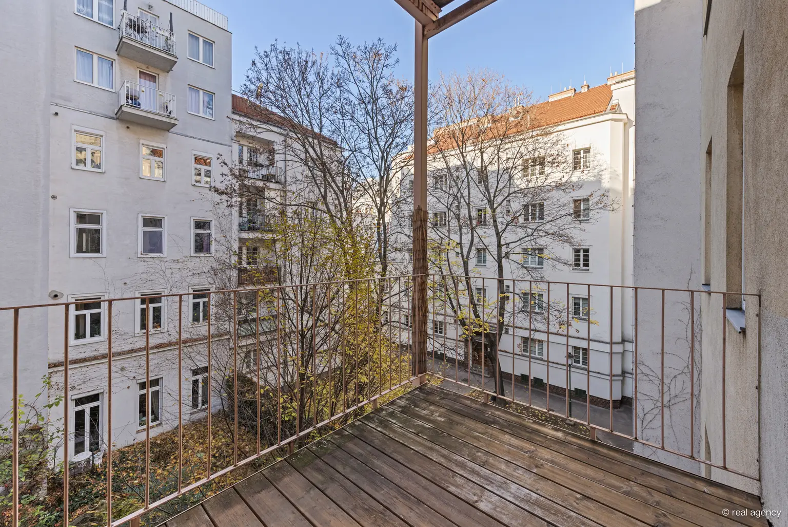 SERVITENVIERTEL - viel Wohnung auf wenig M²- und dann auch noch eine Terrasse im Regelgeschoß!