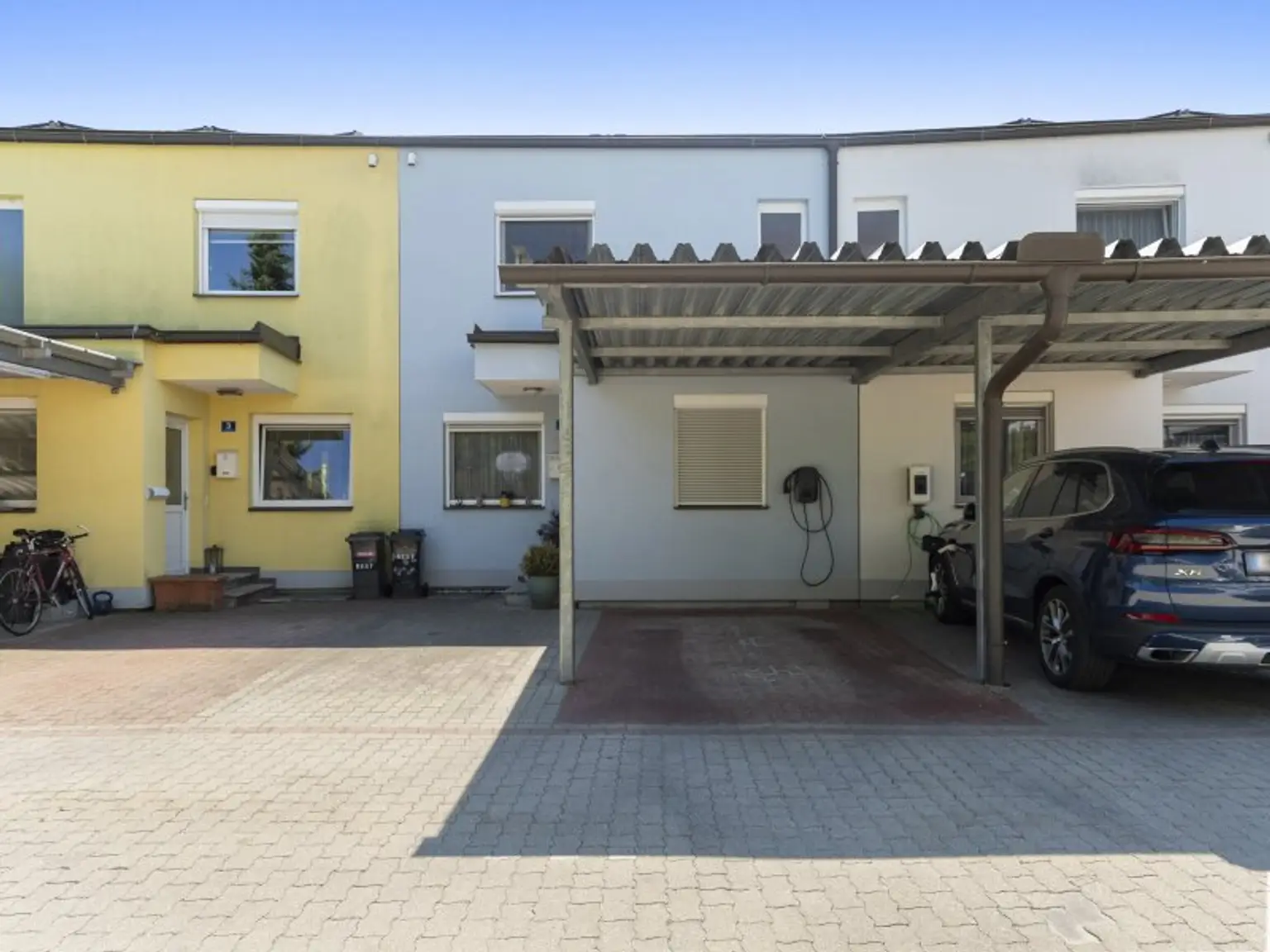 Schönes, sonniges und ruhiges Reihenhaus mit 142,00m² Nfl. und 102m² Eigengrund plus Carport und PKW-Stellplatz in Feschnig