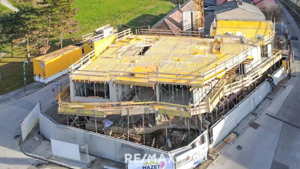 Erstbezug-Doppelhaushälften in Schwechat mit Luxus-Ausstattung und Panoramablick über den Felmeyergarten. Grünruhelage mit sehr guter Infrastruktur in Gehweite