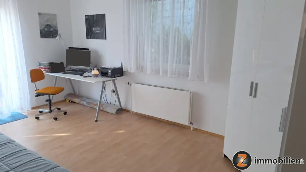Großes Haus in Schandorf - Zweifamilienhaus möglich