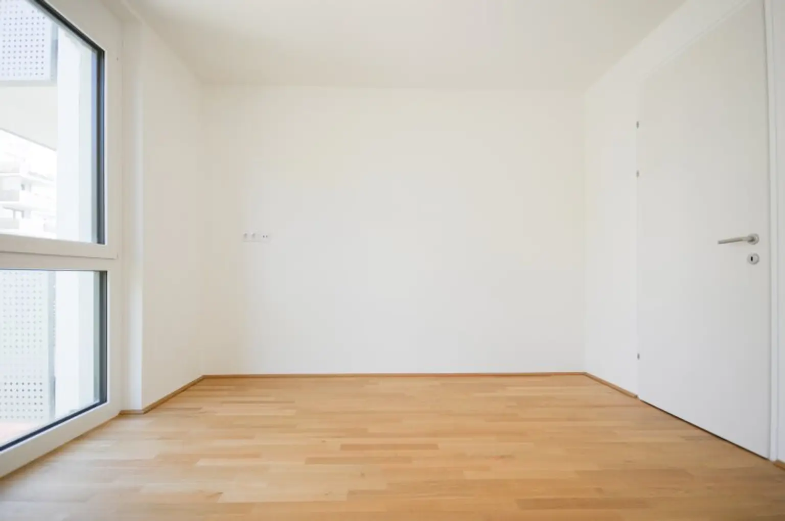 SCHÖNE 2-ZIMMER-WOHNUNG MIT SÜD-BALKON IM ERSTBEZUG