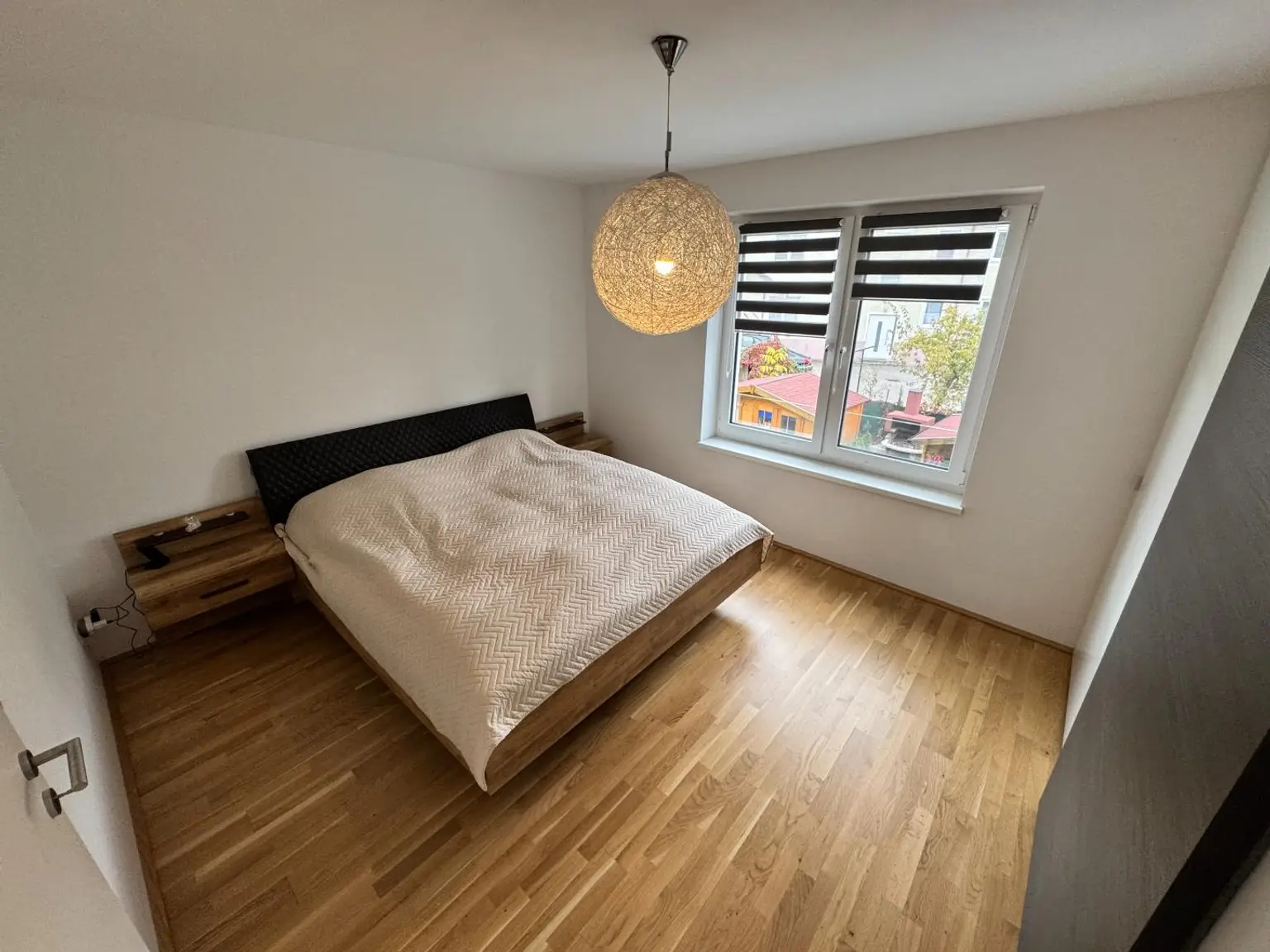 Moderne Reihenhausvilla mit Studio im DG und XXL-Dachterrasse, Carport und KFZ-Abstellplatz in Zentrumsnähe von Vöcklabruck