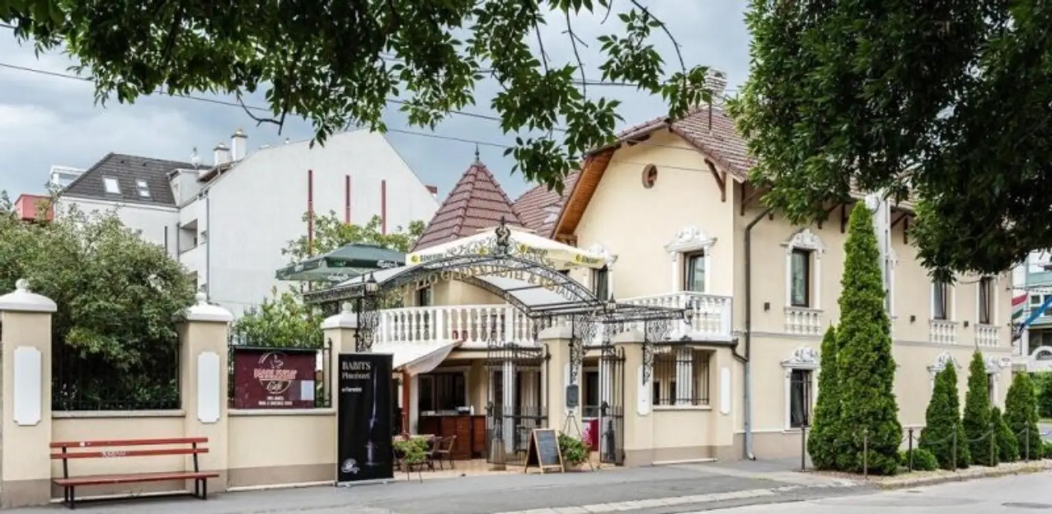 Palazzo HotelStrasse