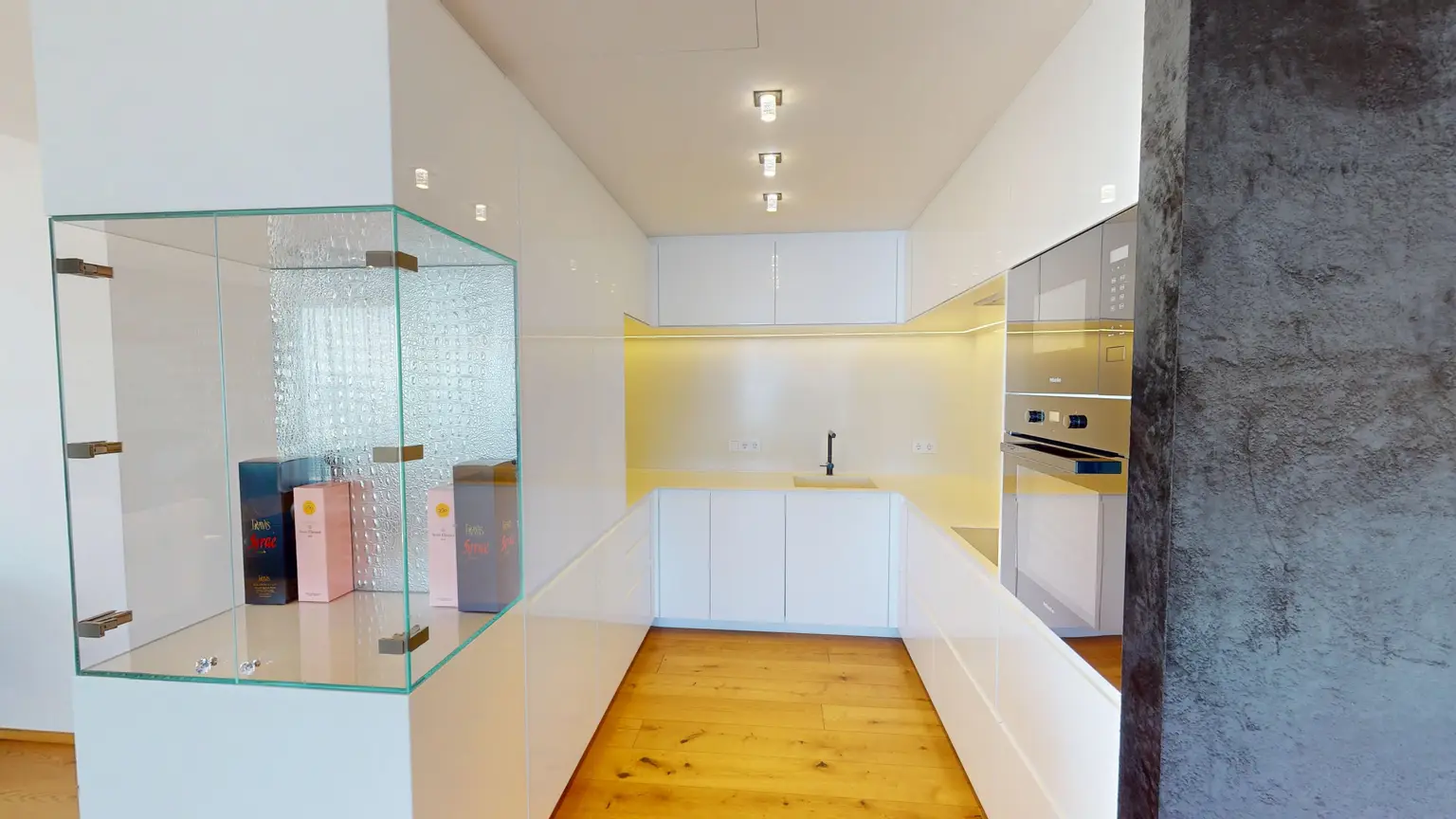 Traumhafte Wohnung im TrIIIple I 32ter Stock I Garage