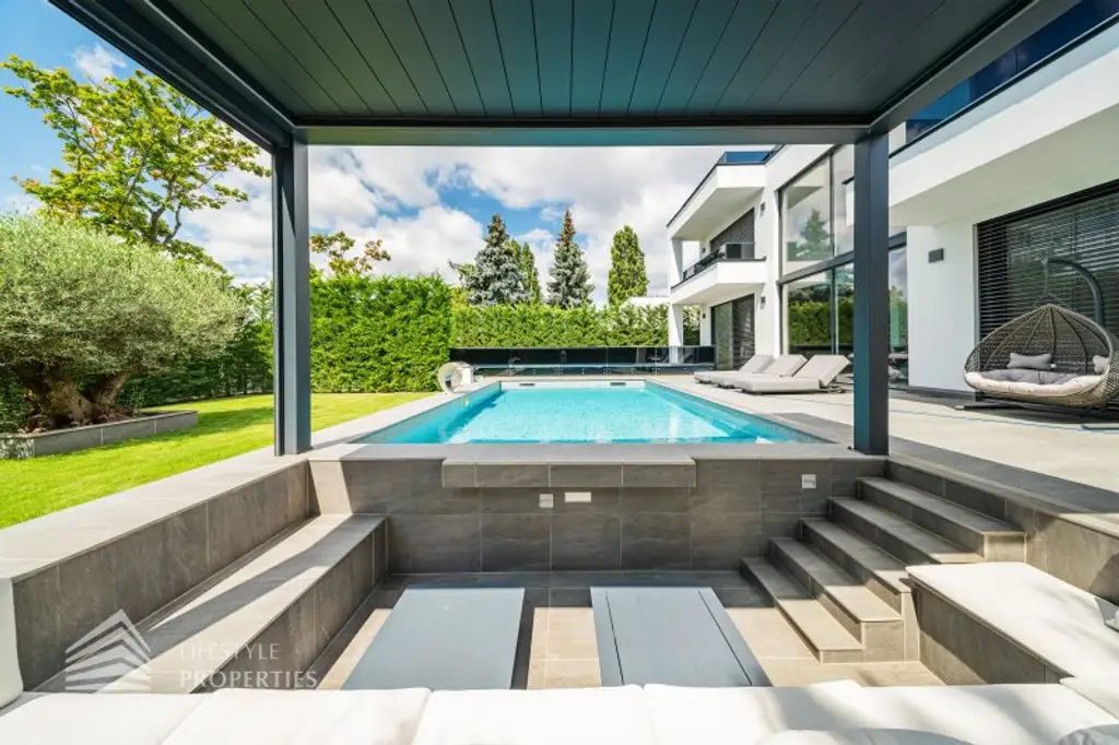 Grandiose Luxusvilla mit Pool - Ihr Rückzugsort Nähe Wienerberg