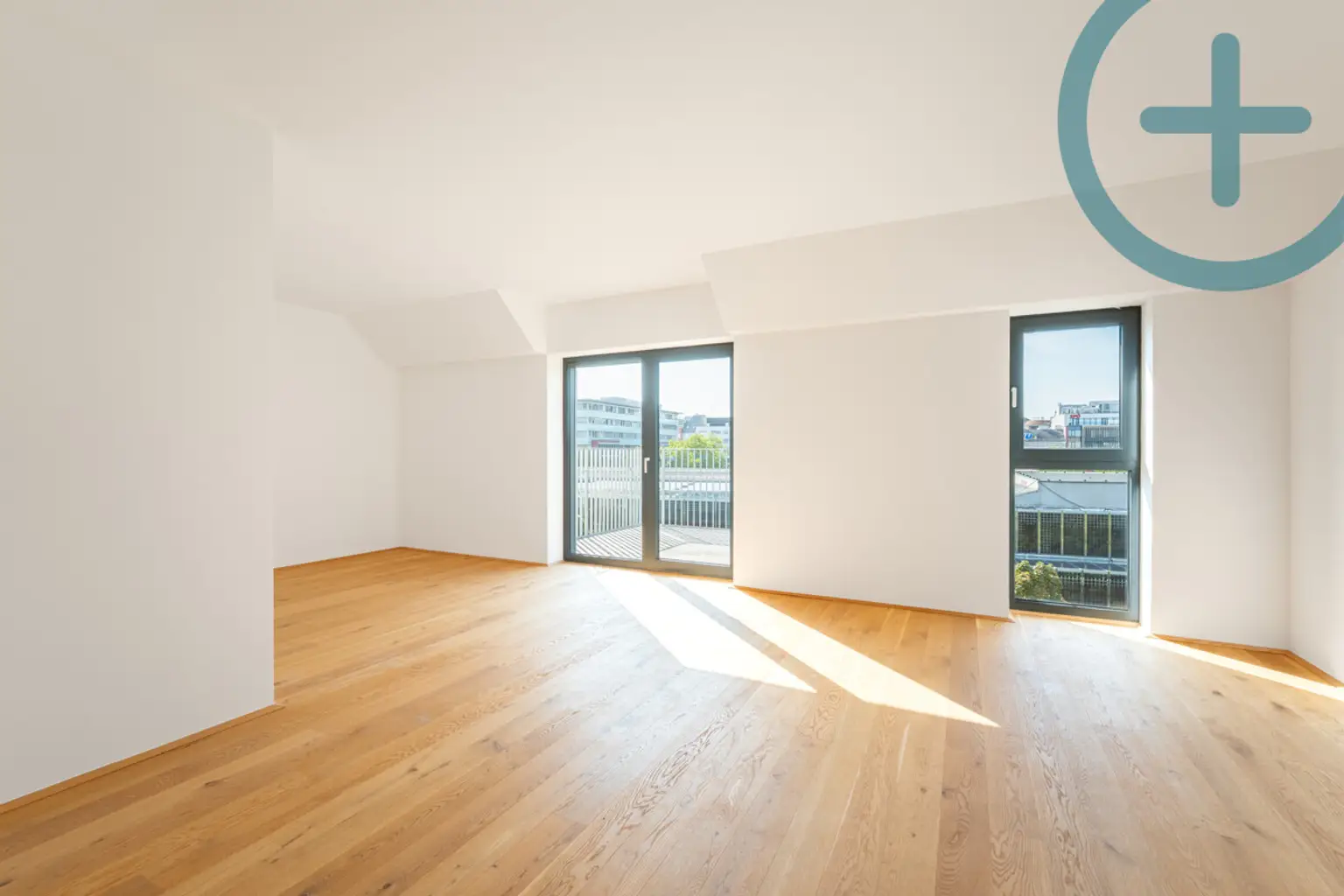SONNNENSCHEINHIT MIT 2 TERRASSEN