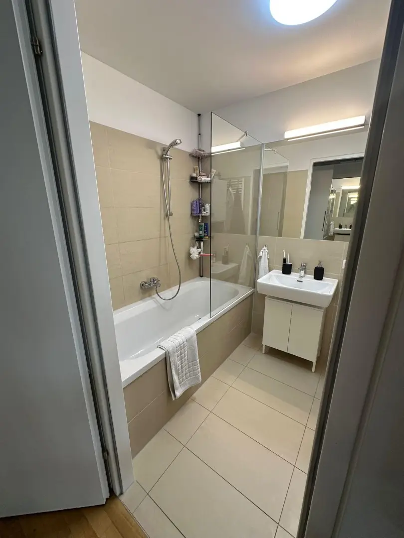 Klimatisierte Neubauwohnung mit hofseitigem Balkon im Dachgeschoss!!!