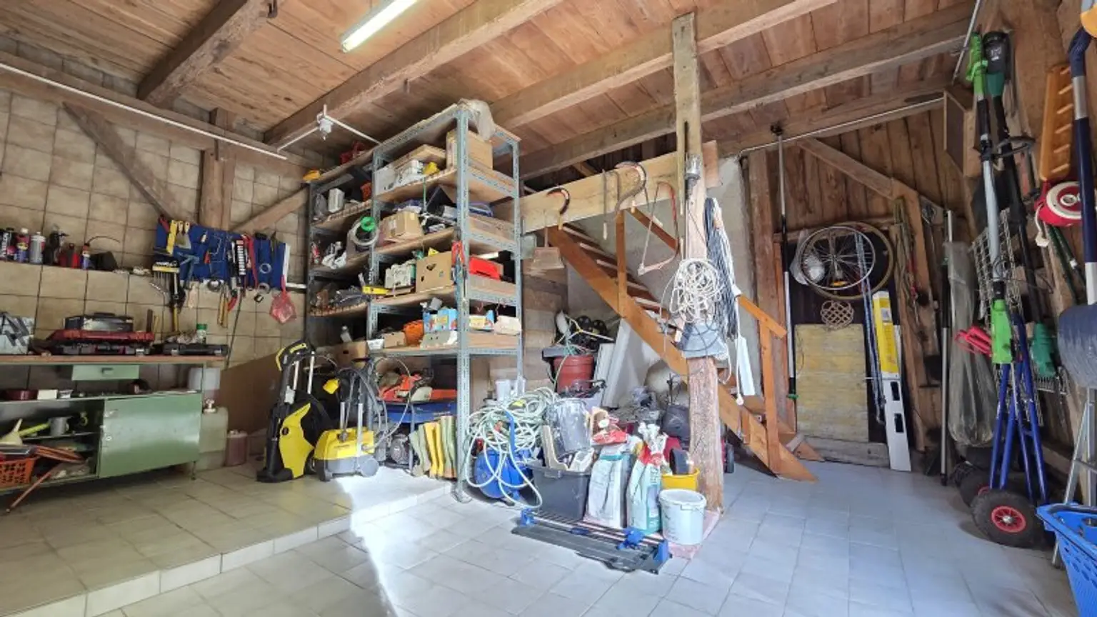 Ein/Zweifamilienhaus * teilweise renoviert * direkt am Wald gelegen * Ruhelage