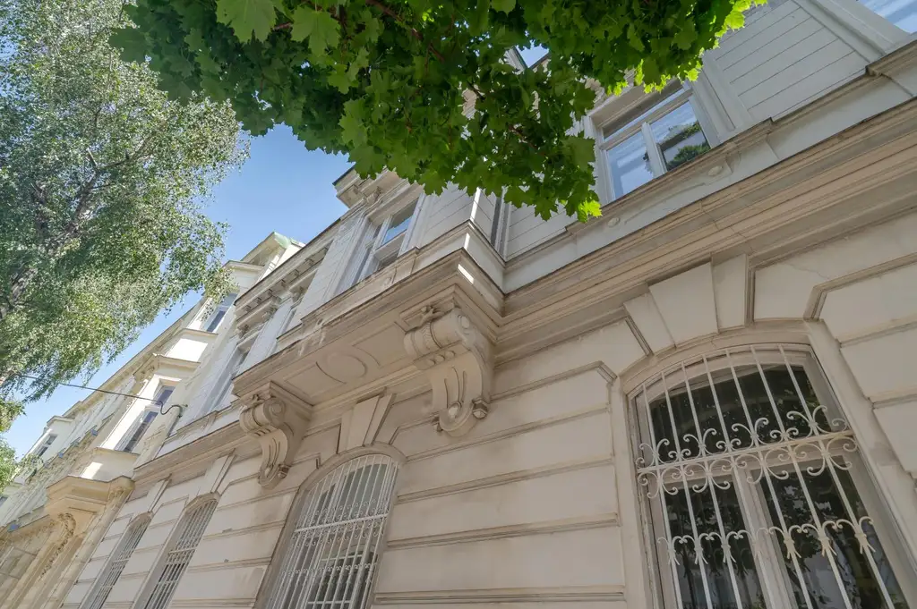 Rarität: Stadt-Villa mit weitläufigem Garten an exklusiver Hietzinger Adresse